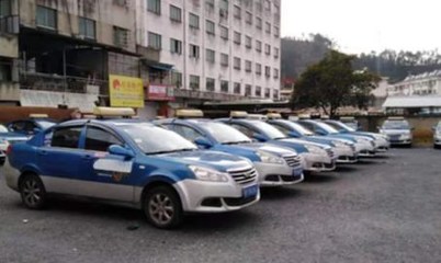旌德縣出租汽車停運(yùn)時(shí)，應(yīng)急服務(wù)車隊(duì)上崗沖在前