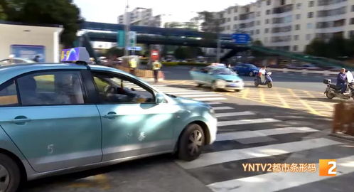 昆明首條巡游出租汽車專用通道投入試運行，破解商業中心“上下車難”困局